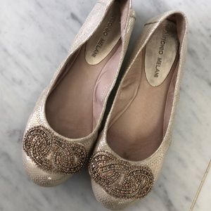 Antonio Melani Jeweled Toe flats Size 8.5